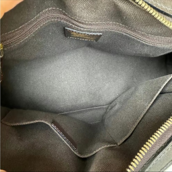 Burberry bag. Smaller size. - Picture 3 of 4